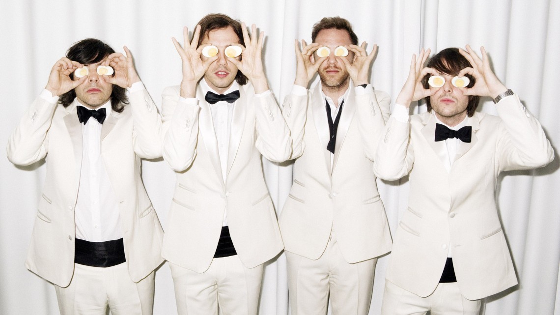 Farahmand_Saam_Part of the weekend never dies_Still_1