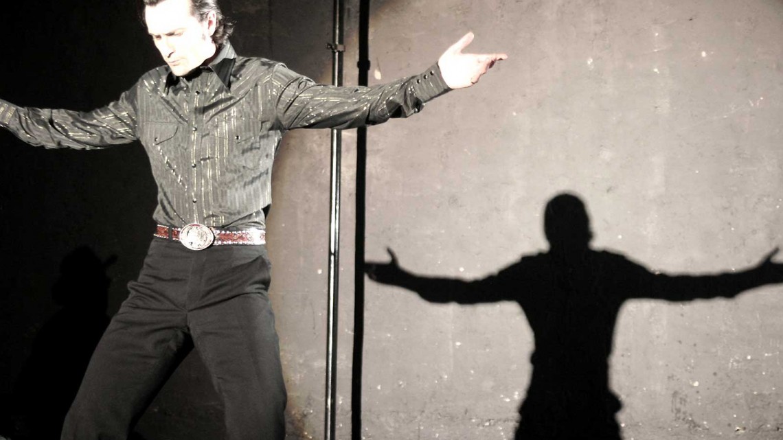 Murphy_Dominic_White Lightnin'_Still_2