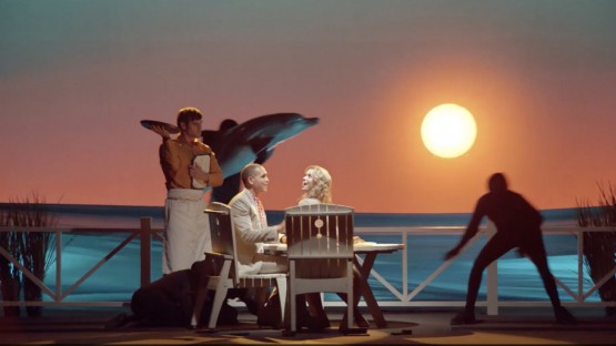 Eberhardt_Jared_Living Social_Bed