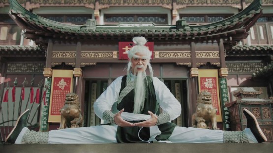 Hakimyar_David_Snickers_Kung Fu Split